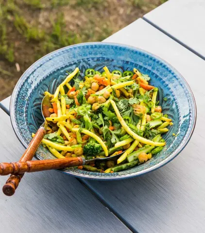 Bönsallad med kikärtor och grön chili