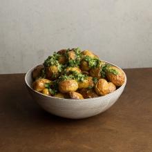 Rostad färskpotatis med örtolja och parmesan