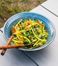 Bönsallad med kikärtor och grön chili