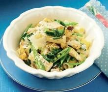 Krämig pasta med kyckling och grönt