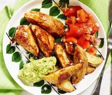 Kyckling med tomatsallad och avokadoröra