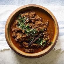 Långkokt chili på högrev med choklad