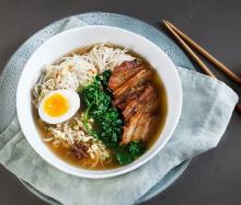 Ramensoppa med fläsk och ägg